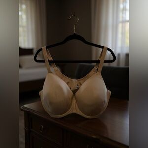 Elegant Cream Women's Dream Fit Bra NWT